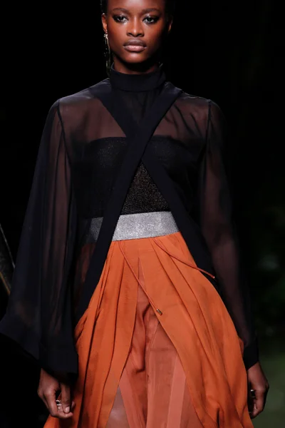 Look 27